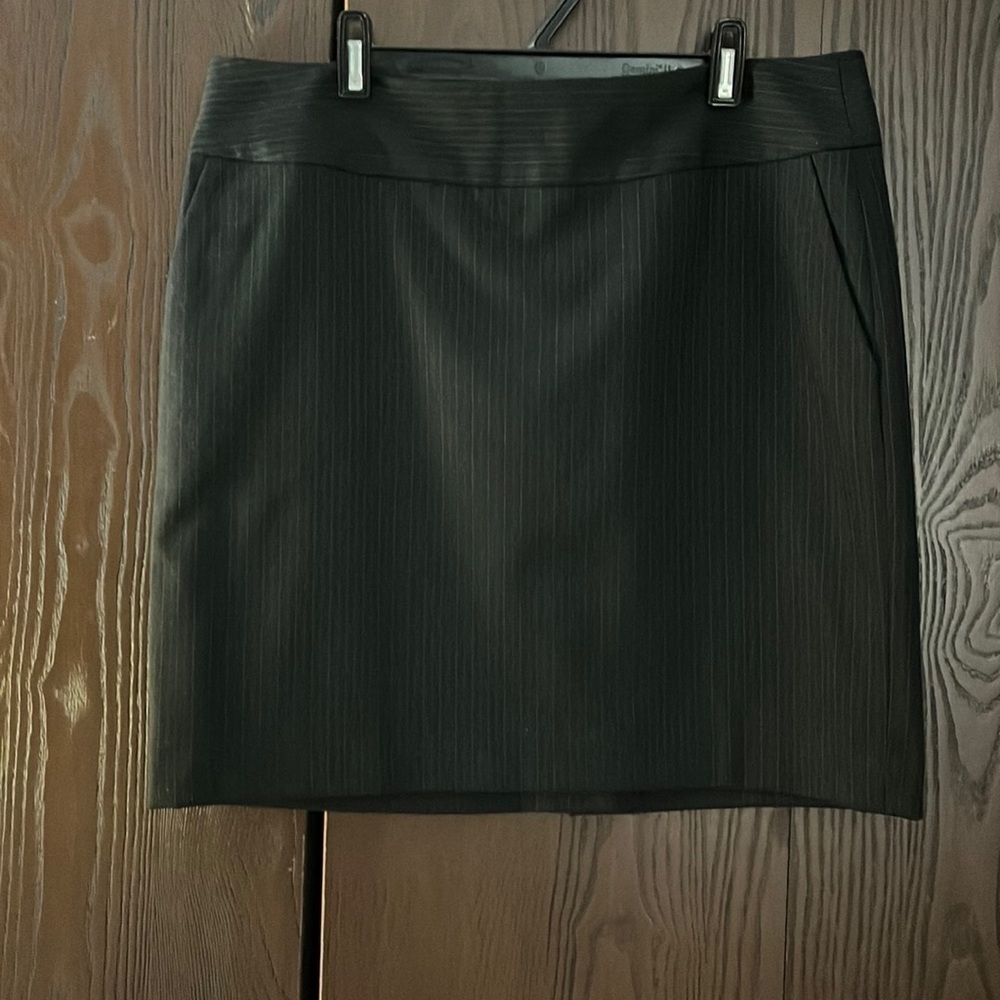 Ann Taylor navy blue with tiny white lines, pencil, mini skirt. Size 8